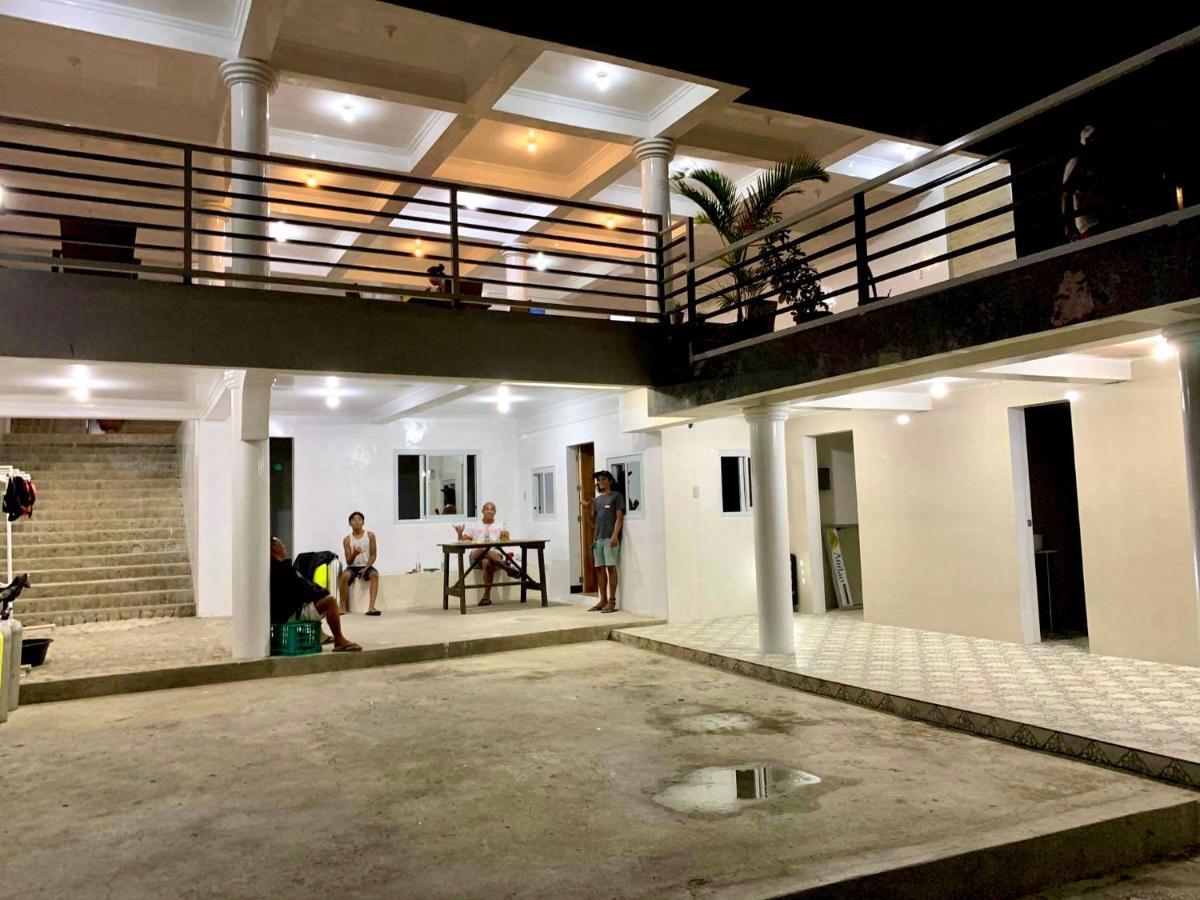 Hotel Pamanilao And Padoy'S Dive Camp Batangas Esterno foto