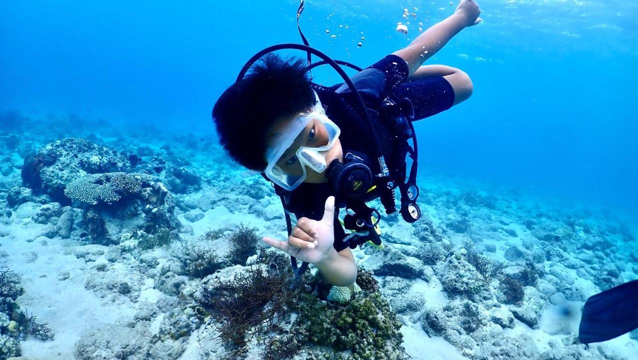 Hotel Pamanilao And Padoy'S Dive Camp Batangas Esterno foto