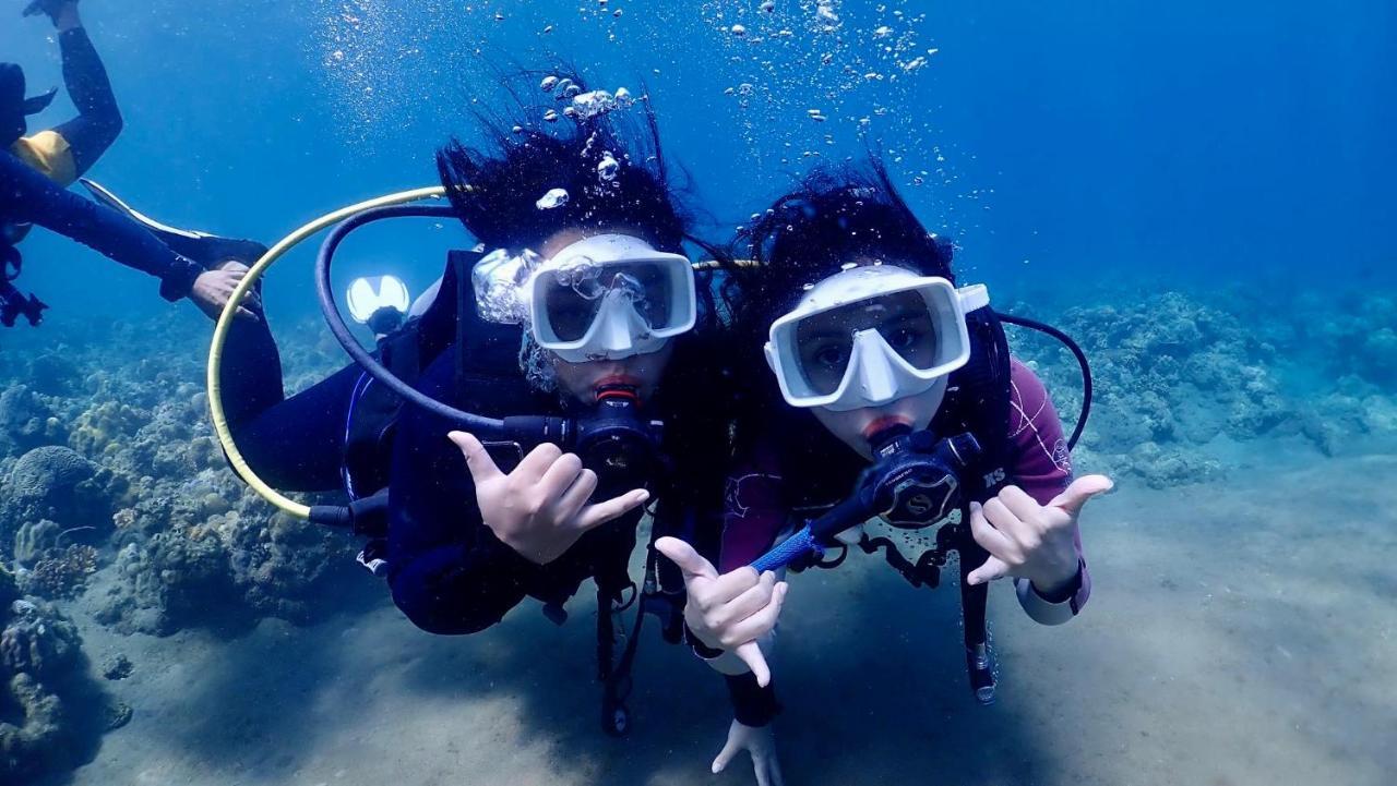 Hotel Pamanilao And Padoy'S Dive Camp Batangas Esterno foto