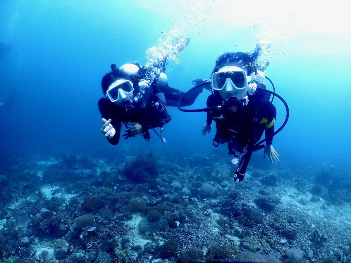 Hotel Pamanilao And Padoy'S Dive Camp Batangas Esterno foto
