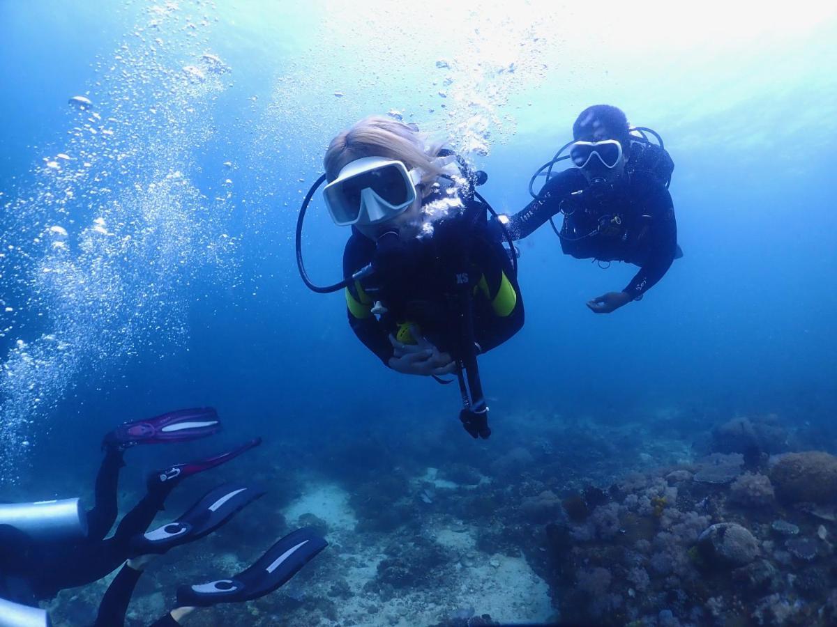 Hotel Pamanilao And Padoy'S Dive Camp Batangas Esterno foto